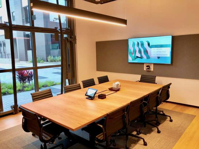 Meeting room conference office design space grupo cp rooms ideas designs modern interior corporate offices ceiling board meetings industrial paul